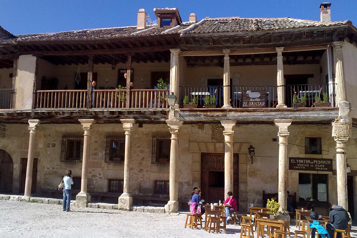 Plaza Mayor de Pedraza - Visitas Guiadas en Segovia.jpg